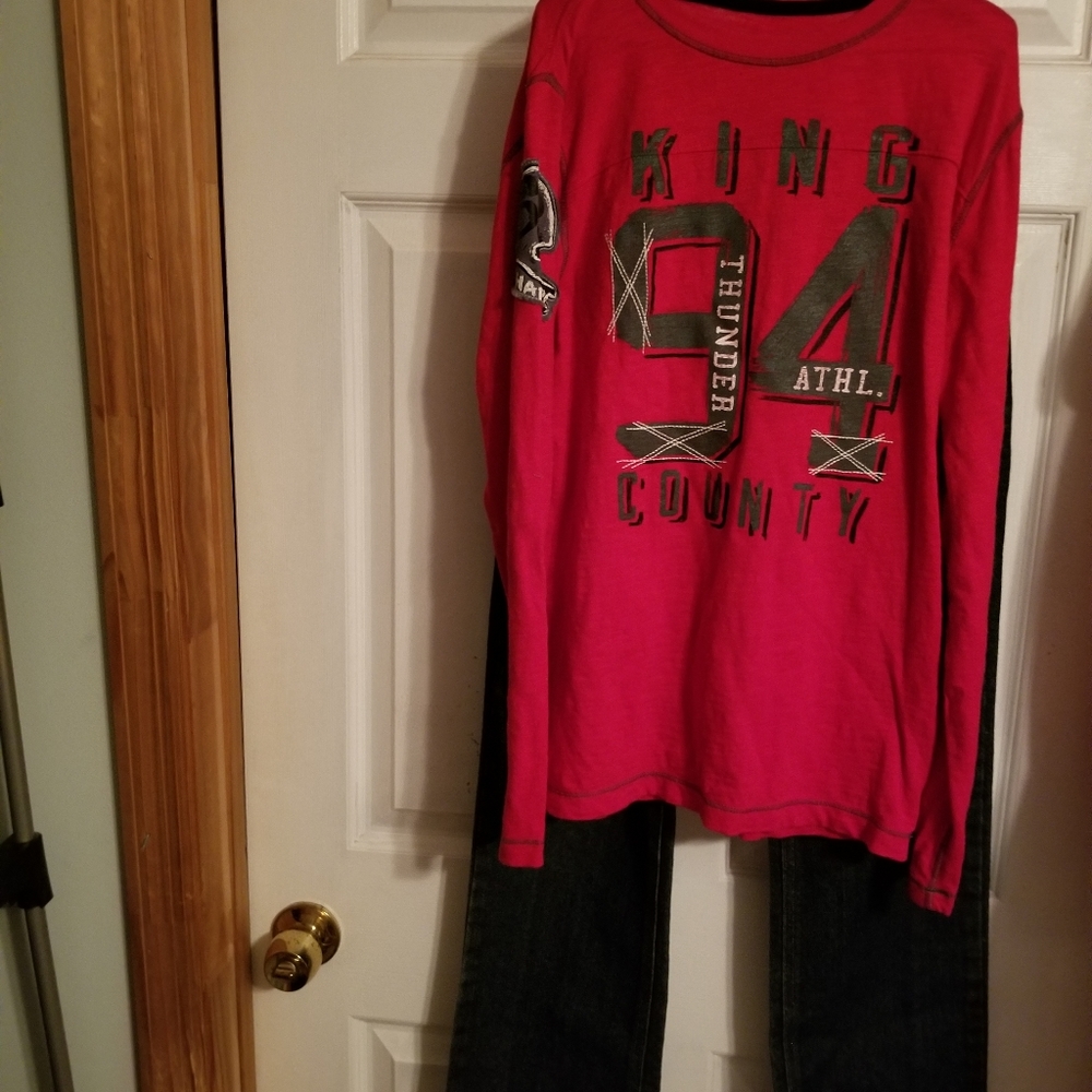 Set: Boys long sleeve graphic tee & jeans